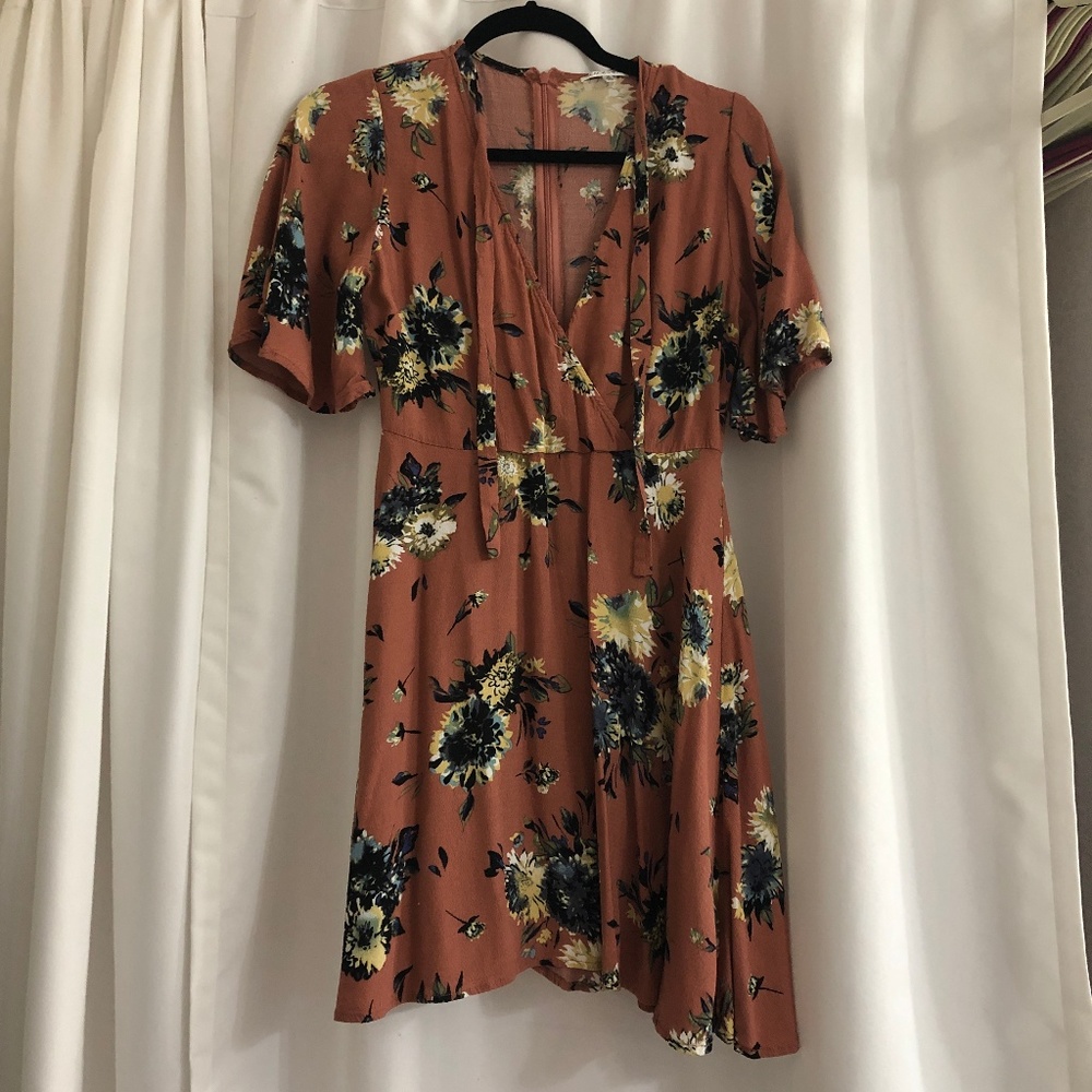 Floral Dress with Tie Around the Neck